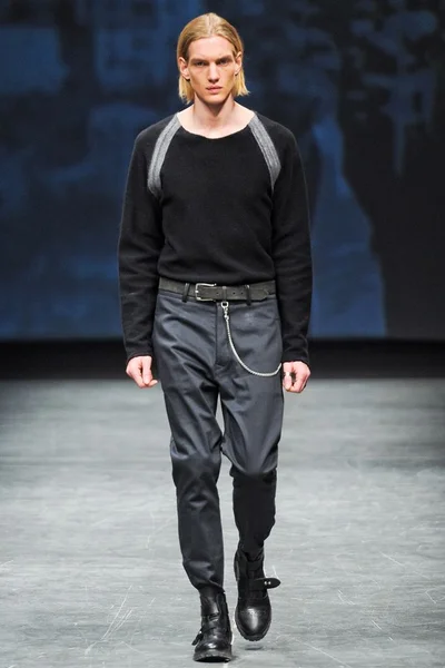 Look 4